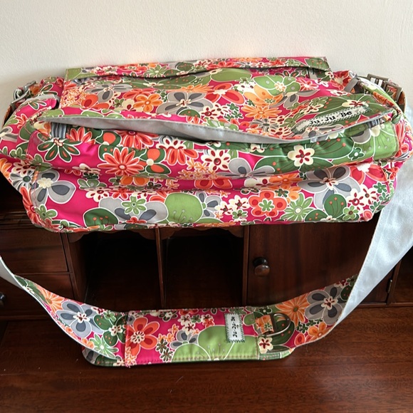Beautiful diaper bag, floral medley design - Picture 8 of 14